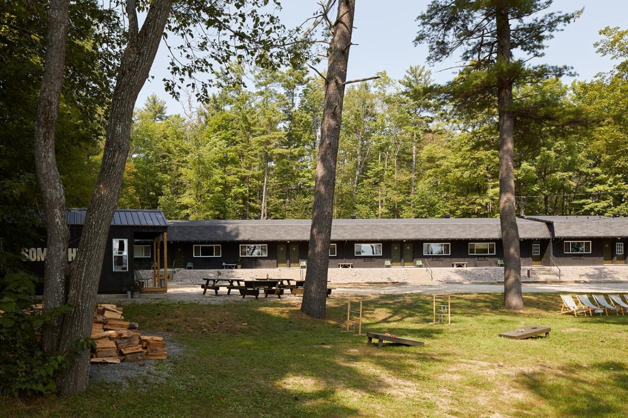 Somewhere Inn Calabogie Exterior photo