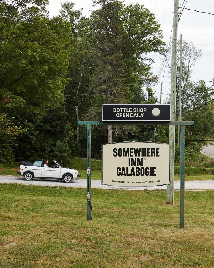Somewhere Inn Calabogie Exterior photo